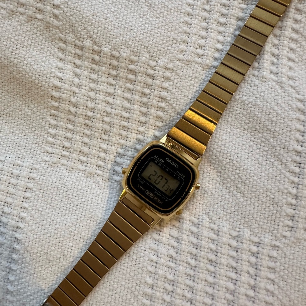 Casio Gold Women's Watch - Picture 8 of 8